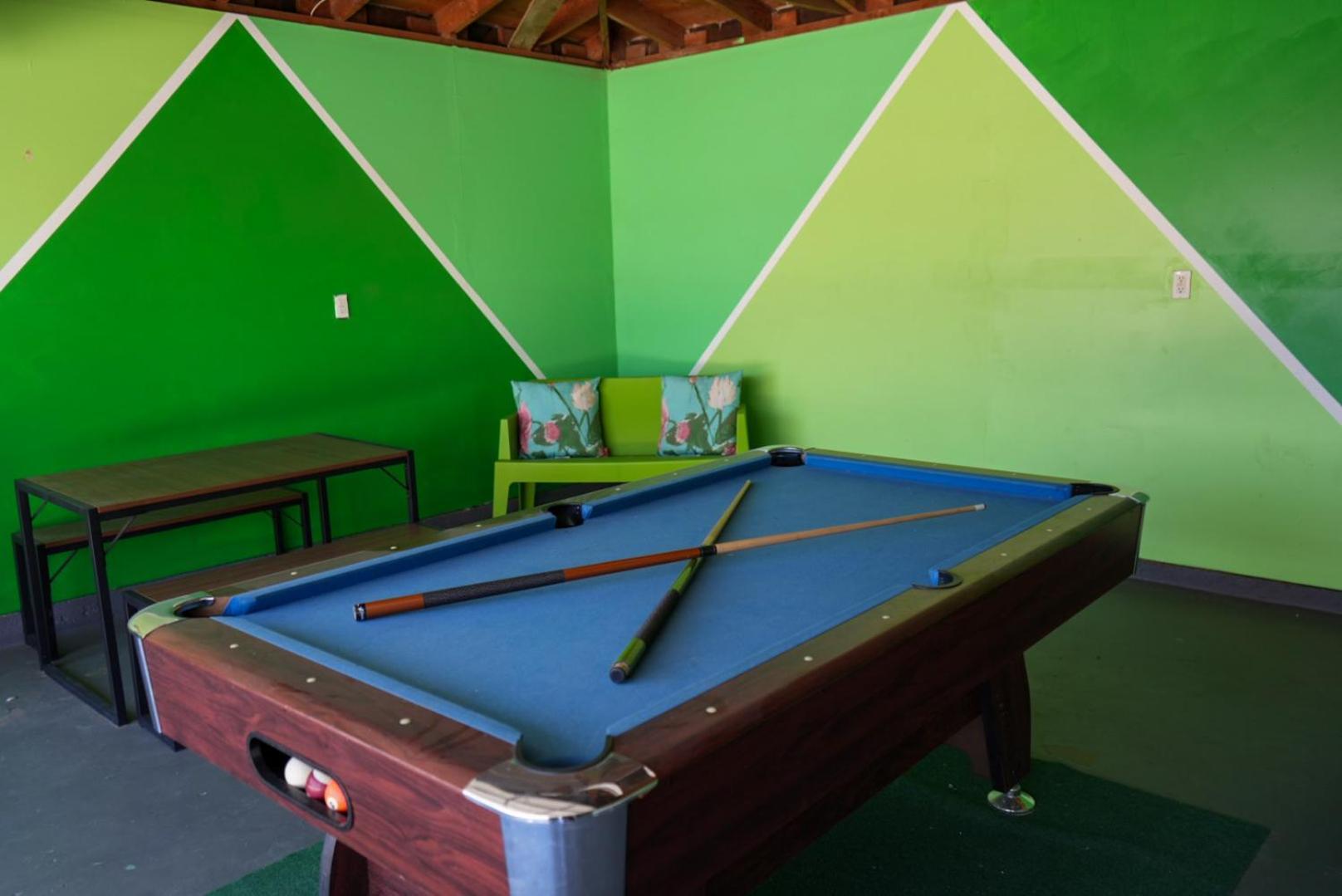 The Pink Cactus - Desert Retreat - Luxe Pool, Golf & Game Room Indio Eksteriør billede