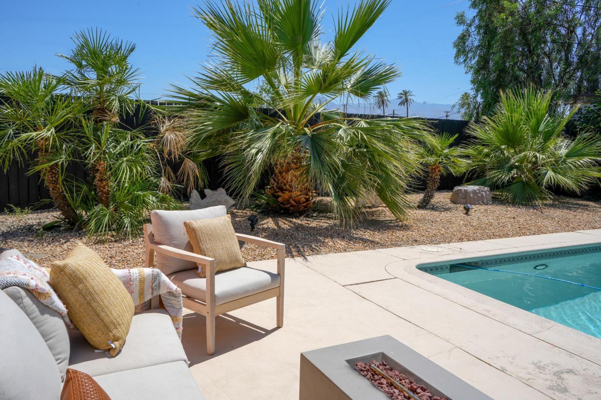 The Pink Cactus - Desert Retreat - Luxe Pool, Golf & Game Room Indio Eksteriør billede