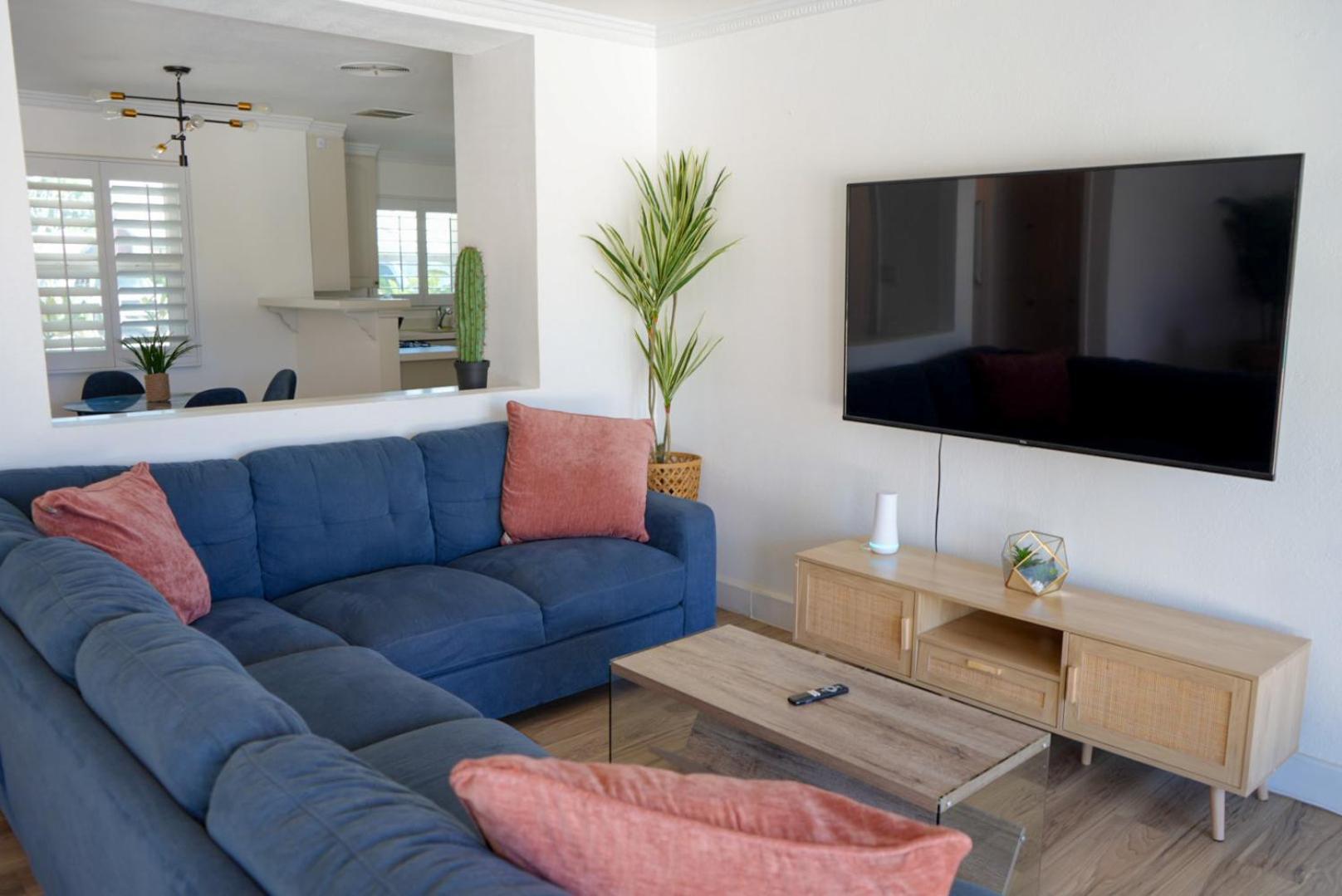 The Pink Cactus - Desert Retreat - Luxe Pool, Golf & Game Room Indio Eksteriør billede
